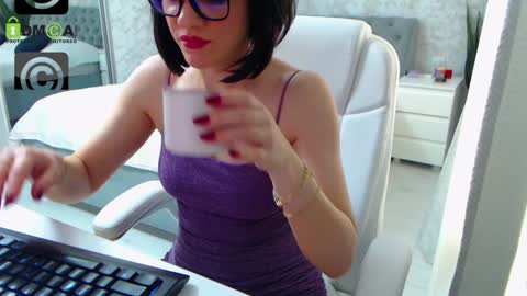 Snapshot of dear_ellisse chatting on 28, 1, 2025 Elly online show from 28, 1, 2025