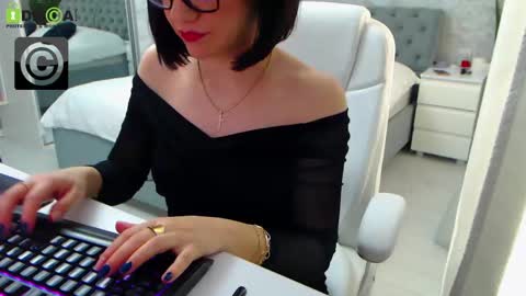 Snapshot of dear_ellisse chatting on 26, 2, 2025 Elly online show from 26, 2, 2025