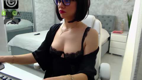 Snapshot of dear_ellisse chatting on 6, 3, 2025 Elly online show from 6, 3, 2025