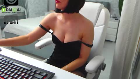 Snapshot of dear_ellisse chatting on 17, 9, 2025 Elly online show from 17, 9, 2025