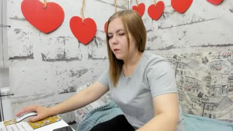 Snapshot of dear_hollyy chatting on 27, 5, 2026 Holly online show from 27, 5, 2026