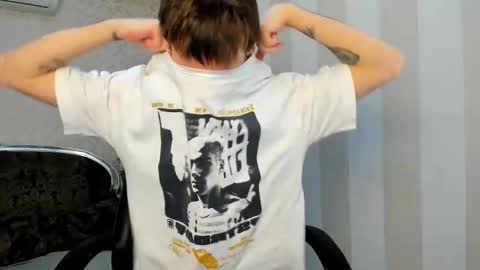 dearboyy_ online show from 26, 2, 2026