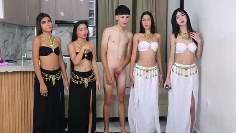 Snapshot of dears_pearlss chatting on 31, 10, 2025 Hannah - Annie - Alisson online show from 31, 10, 2025