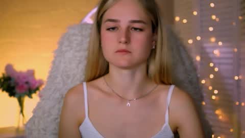 Snapshot of deboralarson chatting on 15, 9, 2025 Debora online show from 15, 9, 2025