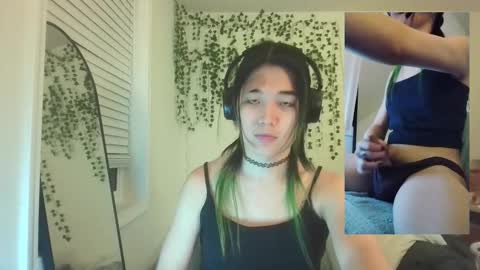 Snapshot of deciduousdoll chatting on 19, 10, 2025 deciduousdoll online show from 19, 10, 2025