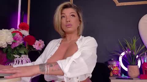 Snapshot of deeadiamond chatting on 17, 10, 2025 Deea online show from 17, 10, 2025