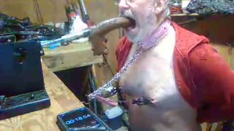 Snapshot of deepthroat227 chatting on 28, 11, 2025 Deepthroat My Big Dildos online show from 28, 11, 2025