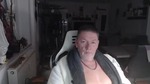 Snapshot of deinprinz2312 chatting on 23, 11, 2025 deinprinz2312 online show from 23, 11, 2025