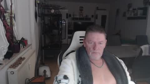 Snapshot of deinprinz2312 chatting on 25, 11, 2025 deinprinz2312 online show from 25, 11, 2025