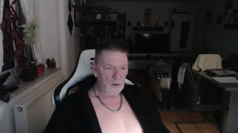 Snapshot of deinprinz2312 chatting on 23, 3, 2026 deinprinz2312 online show from 23, 3, 2026