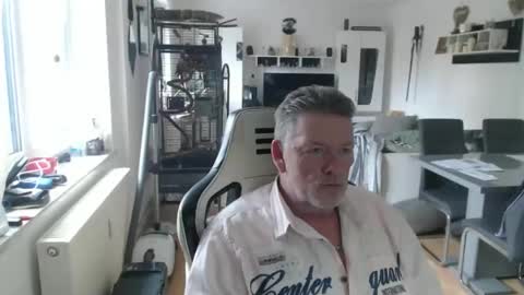 Snapshot of deinprinz2312 chatting on 14, 4, 2026 deinprinz2312 online show from 14, 4, 2026