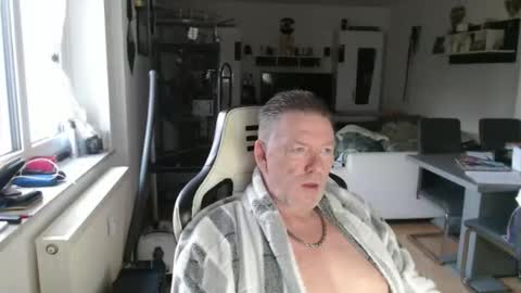 Snapshot of deinprinz2312 chatting on 19, 4, 2026 deinprinz2312 online show from 19, 4, 2026