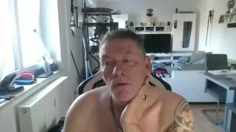 Snapshot of deinprinz2312 chatting on 22, 4, 2026 deinprinz2312 online show from 22, 4, 2026