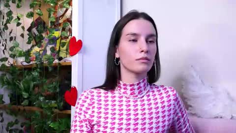 Snapshot of deirdreorem chatting on 2, 11, 2025 Esme 19 years old online show from 2, 11, 2025