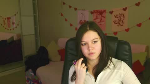 Snapshot of delarysong chatting on 17, 5, 2026 Delary online show from 17, 5, 2026