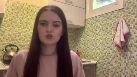 Snapshot of deliciastombaugh chatting on 9, 4, 2026 Kiki online show from 9, 4, 2026