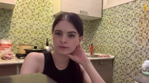 Snapshot of deliciastombaugh chatting on 15, 4, 2026 Kiki online show from 15, 4, 2026