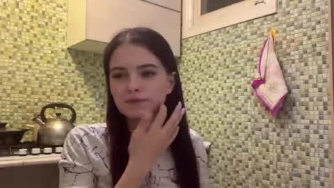 Snapshot of deliciastombaugh chatting on 18, 4, 2026 Kiki online show from 18, 4, 2026