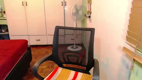 Snapshot of deliciosats chatting on 8, 12, 2024 Mercedes online show from 8, 12, 2024