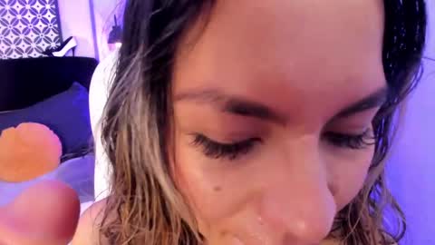 Snapshot of delilah_fix chatting on 12, 2, 2025 della online show from 12, 2, 2025