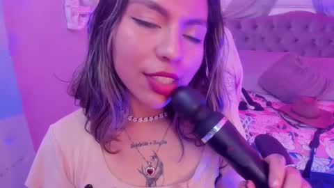 Snapshot of delilah_fix chatting on 4, 3, 2025 della online show from 4, 3, 2025