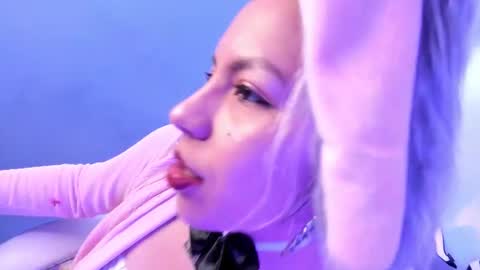 Snapshot of delilah_fix chatting on 9, 9, 2025 della online show from 9, 9, 2025