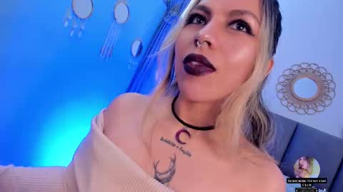 Snapshot of delilah_fix chatting on 14, 10, 2025 della online show from 14, 10, 2025