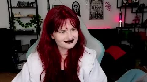 dellacrush_ online show from 15, 4, 2026