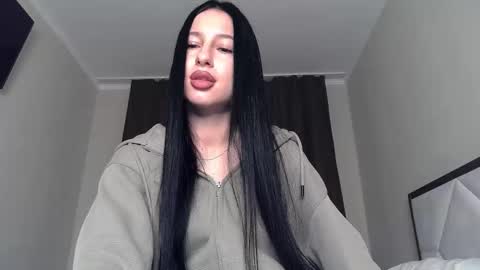 delly_love online show from 9, 10, 2025