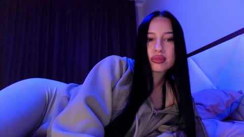 delly_love online show from 30, 10, 2025