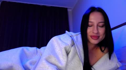 delly_love online show from 1, 11, 2025