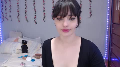 Snapshot of deni_bloom chatting on 4, 1, 2025 Denisse    schedule Monday to Friday 1300-1900 mexican time Saturday-maybe it could be a surprise IDEPENDENT MODEL online show from 4, 1, 2025