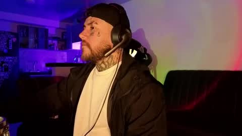 Oliver online show from 25, 2, 2026