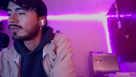 Snapshot of derek_smoke chatting on 18, 7, 2026 Derek smit online show from 18, 7, 2026