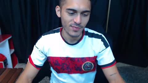 Snapshot of derek_storm_ chatting on 21, 11, 2025 D E R E K online show from 21, 11, 2025