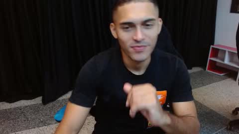 Snapshot of derek_storm_ chatting on 27, 11, 2025 D E R E K online show from 27, 11, 2025