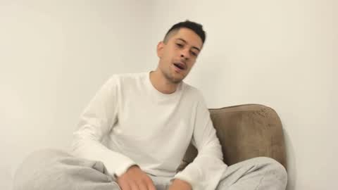 Snapshot of derek_vall chatting on 7, 3, 2025 derek_vall online show from 7, 3, 2025