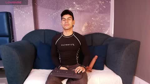 Snapshot of derek_voss chatting on 24, 6, 2026 derek_voss online show from 24, 6, 2026
