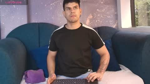 Snapshot of derek_voss chatting on 30, 6, 2026 derek_voss online show from 30, 6, 2026