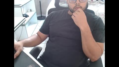Snapshot of derick_0013 chatting on 8, 5, 2026 derick_0013 online show from 8, 5, 2026