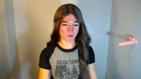 Snapshot of desirable_lorinexx chatting on 16, 12, 2024 LORINE online show from 16, 12, 2024