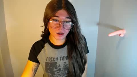 Snapshot of desirable_lorinexx chatting on 20, 12, 2024 LORINE online show from 20, 12, 2024