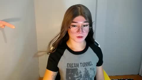 Snapshot of desirable_lorinexx chatting on 8, 1, 2025 LORINE online show from 8, 1, 2025