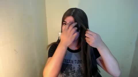 Snapshot of desirable_lorinexx chatting on 5, 2, 2025 LORINE online show from 5, 2, 2025