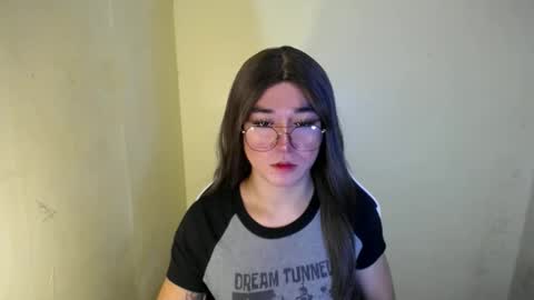 Snapshot of desirable_lorinexx chatting on 19, 2, 2025 LORINE online show from 19, 2, 2025