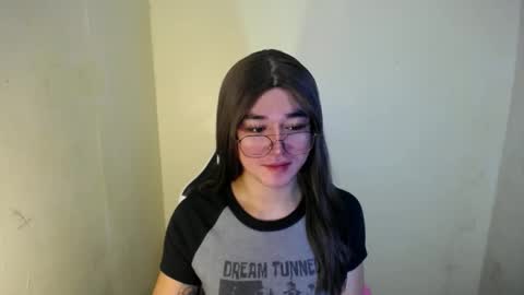 Snapshot of desirable_lorinexx chatting on 22, 2, 2025 LORINE online show from 22, 2, 2025