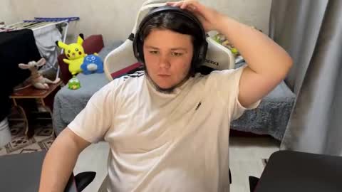 Snapshot of desiredude9 chatting on 26, 10, 2025 desiredude9 online show from 26, 10, 2025