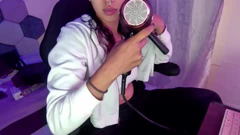 TORI AND MR. BEAR online show from 18, 11, 2025