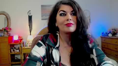 HellenMoon online show from 6, 4, 2026