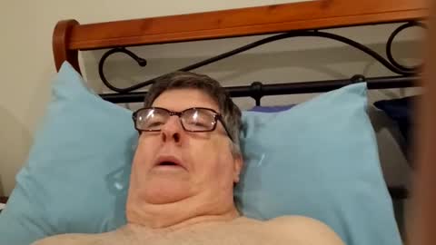 Desmon1958 online show from 8, 4, 2026